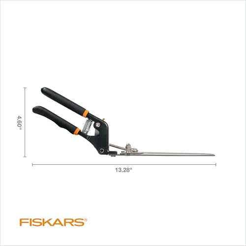 Fiskars 5-inch Power-Lever grass shears for trimming lawn and garden grass