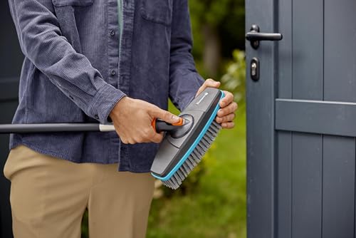 Gardena Cleansystem soft, long-handled brush: Brush for cleaning sensitive surfaces, soft bristles, swivelling, for connection to Cleansystem handle, ideal for larger surfaces (18810-20) Single