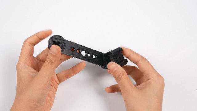 Triple Cold Shoe Mount, Gimbal Microphone Light Extension Bar Bracket Aluminium Alloy with 1/4in and 3/8in Screw Holes for OM 3/2, for Smooth 4, for Feiyu Gimbal Stabilizer(Black)