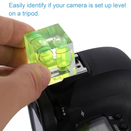 PATIKIL Camera Hot Shoe Cover Level, 2 Pcs 3 Axis Hot Shoe Bubble Spirit Level Standard Flashlight Protector Compatible for Nikon for Fujifilm for Pentax Universal DSLR/SLR Camera, Green