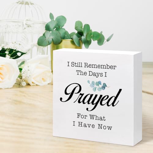 Bible Wood Box Sign Desk Decor, The Days I Prayed Christian Wooden Block Sign for Home Bedroom Farmhouse Wall Shelf Table Decor I Still Remember