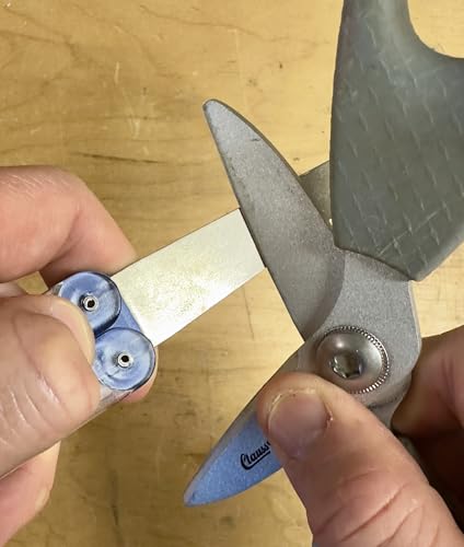 DMT FFC Diafold coarse diamond flat folding hand file visibly opened for sharpening and finishing surfaces