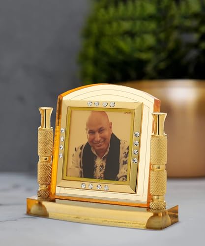 BEXCO Jai Guruji Swaroop Self-Standing Statue – Approx. 3.5x3.5 Inch Guruji Maharaj Photo Frame with Stable Base, Spiritual Divine Blessings Showpiece for Car Dashboard, Office Desk, & Home Decor