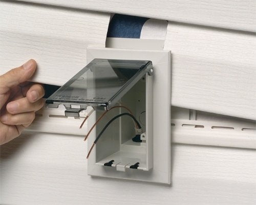 [Australia - AusPower] - Arlington DBVS1W-1 Low Profile IN BOX Recessed Outlet Box Wall Plate Kit for New Vinyl Siding Construction, Vertical, 1-Gang, White Vertical; 1-Gang 