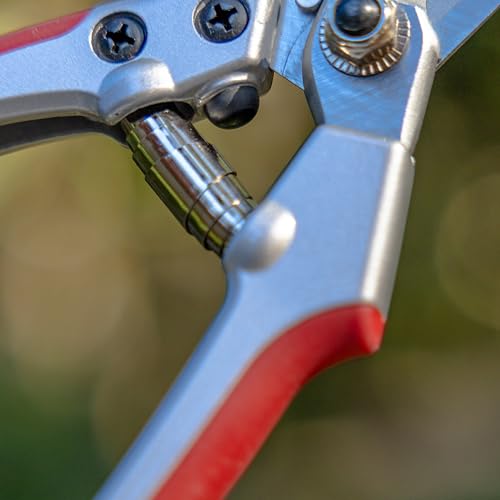 Radius Garden 7-inch aluminum fine pruner scissors with ergonomic grip