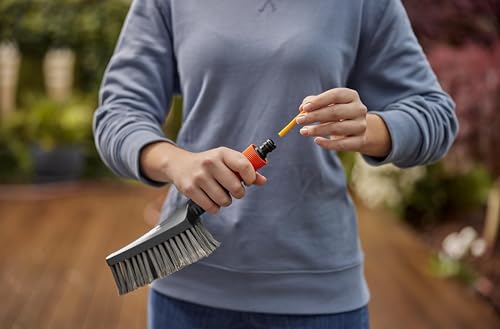 Gardena Cleansystem Hand-Held Brush S soft: wet cleaning brush with hose connection, flat brush body, for narrow areas and sensitive surfaces, with water-flow regulation (18840-20)