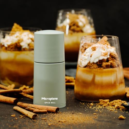 Microplane Spice Mill 2in1 – Sage Green | Manual Spice Mill with Ultra-Sharp Stainless-Steel Blade | Grates Nutmeg, Cinnamon, Tonka Bean, Indian Long Pepper, Nuts & More | Airtight Storage