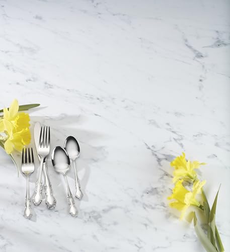 Set of four Oneida Dover dinner forks with silverware finish, part of the flatware dinner fork set for four people.