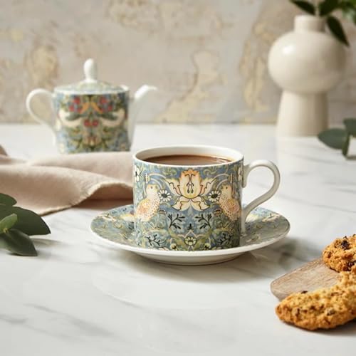 Morris & Co 8.5oz Teacup & Saucer - Strawberry | Porcelain | Microwave & Dishwasher Safe | Novelty Cup for Coffee, Tea, Hot Choco - Elegant for Brunch, Parties, Breakfast Classic