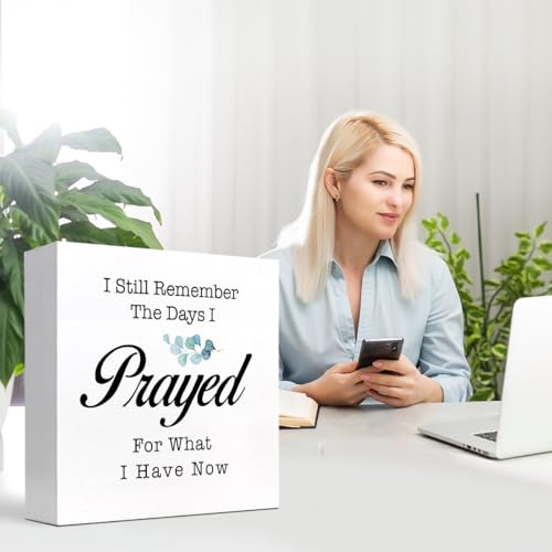 Bible Wood Box Sign Desk Decor, The Days I Prayed Christian Wooden Block Sign for Home Bedroom Farmhouse Wall Shelf Table Decor I Still Remember