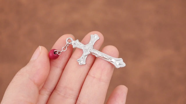 40 Pcs Our Lady of Guadalupe Mini Resin Figurines with Blessed Mother Virgin Mary Catholic Religious Prayer Cards Rosary Necklaces Organza Bags Baptism Favor Guest Gift for Party (Mary,Red) Red 40