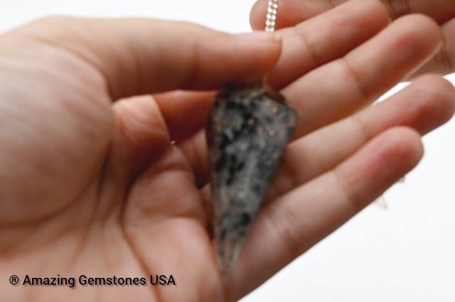 Clear Quartz/Rose Quartz/Amethyst (Mix) Orgone Crystal Pendulums Clear Quartz/Rose Quartz/Amethyst (Mix)