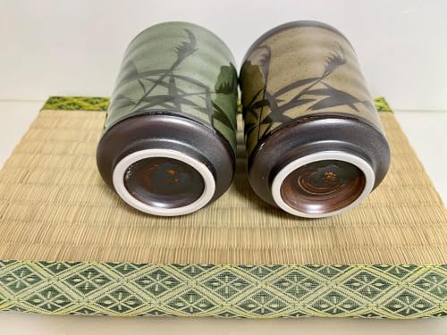 Japanese Traditional Ceramic Yunomi Tea cup Set, H4.0 x3.11 Inches in diameter, 10.8 Fluid Ounces, Mino Ware, Reed Motif Design Mashiko for Hot Green Tea, Set of 2 from Japan (Green, Brown) Green, Brown
