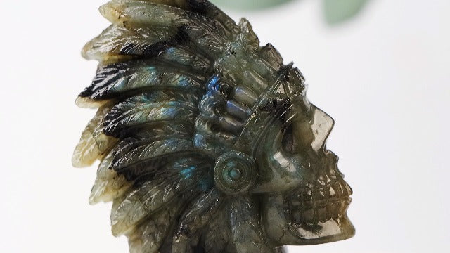 SMQ 2.5" Native American Figurines Labradorite Crystal Indian Skull Head Statue,Hand Carved Gem Skull Figurine Ornament for Halloween Carnival Festival,Home,Closet Decor 2.3*2.5Inches