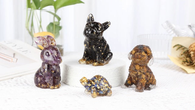 Amogeeli Healing Orgone Crystal French Bulldog Figurine Decoration, Pocket Stone Dog Statue for Shelf Desk Office, Amethyst