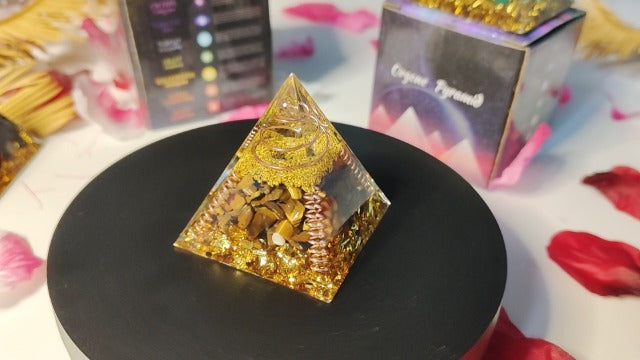 DRTMLY Orgone Pyramid, Small Healing Crystals Pyramid with Tiger's Eye Stones, Orgonite Energy Generator for Resist Stress, Bring Good Luck and Wealth Tiger Eye