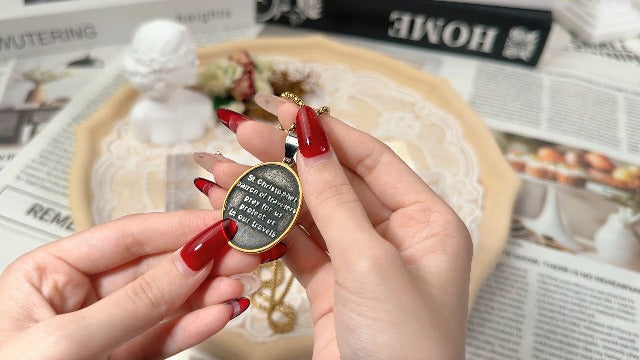 Oidea Saint Christopher Necklace: St Christopher Necklace for Men Women Stainless Steel Bless Safety Medal Pendant Religious Amulets Jewelry Gifts for Parent Family Friends silver
