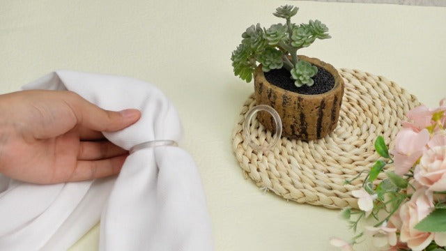 Kritkin 200-pack clear plastic scarf rings, 1-5/8 inch size, for organizing and hanging scarves neatly.