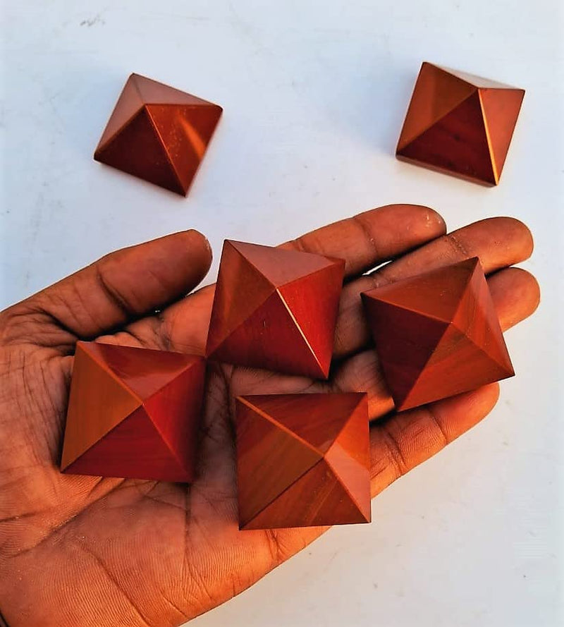 2Pcs Set Red Jasper Pyramid Jasper Crystal Agate Gemstone Handmade Pyramid Hand Carved Home Decor Gift Healing Crystals 33-40MM Red Jasper Pyramid 2pcs Set