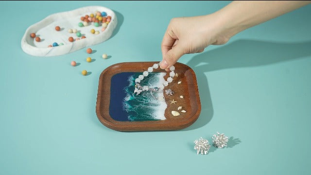 Handmade Seashell Resin Tray – 6x6 Inch Beach Decor Organizer with Real Sand, Starfish & Natural Wood Base – Coastal Nautical Jewelry Dish for Rings, Earrings, Keys