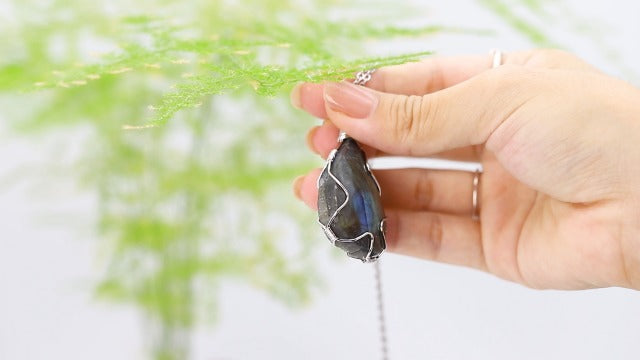 Labradorite Pendant Necklace for Unisex Natural Crystal Wire Wrap for Gifts
