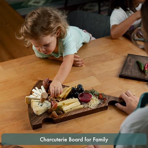 Walnut Cheese Board for Kitchen - Wooden Charcuterie Boards for Serving Food – Meat and Cheese Tray – Small Charcuterie Platter - House Warming Gifts New Home - Wedding Gifts – Tabla de Quesos