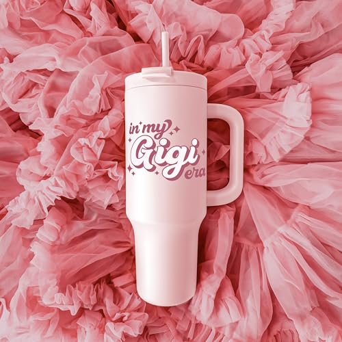 Violet & Gale Gigi Gifts For Grandma - Retro Collection - 40oz Insulated Tumbler with Handle, Gigis Water Bottle for Mothers Day, In My Era Cup