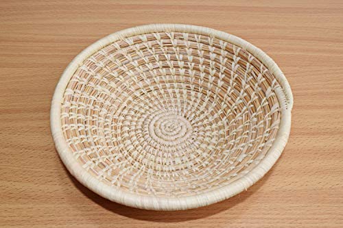 Tembo Crafts Africa - Handmade Basket Uganda - Made of Sisal & Banana Fiber - 8 Inches Diameter - Tan, Natural Colors, UB58