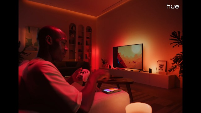 Philips Hue Essential Smart LED A60 Bulb, White and Colored LED Bulb, E27 Socket, 8W, 2200K-6500K, 806 Lumen LED Light, Dimmable, Compatible with Alexa, Google Assistant & Apple Home, Pack of 4 | White and colorful light, 8 W, smart home, dimmable, c...