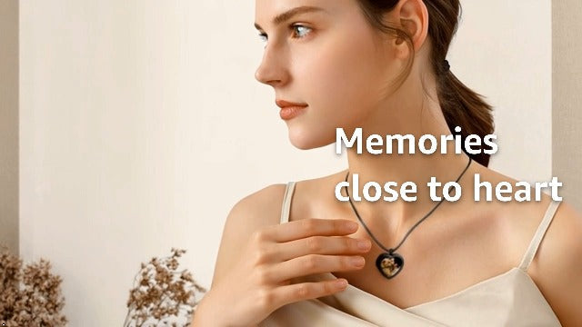 Oinsi Cremation Locket Necklace For Ashes Of Loved One Carry Photo Glass Memorial Urn Jewelry 316L Stainless Steel Keepsake Gifts B-Sliver
