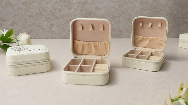 Colingmill 8 Pcs Bridesmaid Proposal Jewelry Box Wildflower Travel White