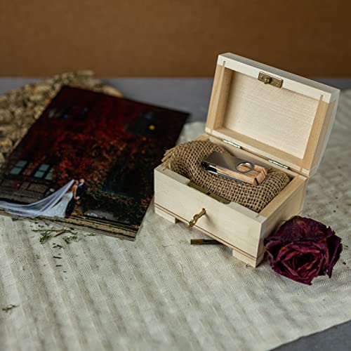 Creative Deco small wooden jewelry box with lock, featuring a compact design for storing rings, earrings, and jewelry accessories.