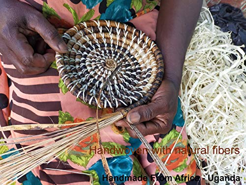 Tembo Crafts Africa - Handmade Basket Uganda - Made of Sisal & Banana Fiber - 8 Inches Diameter - Tan, Natural Colors, UB58