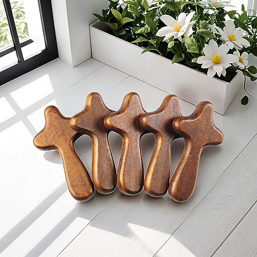 LOVIVER 5Pcs Pinewood Wood Cross Prayer Cross Caring Family Friend Small Religious Gift Clinging Palm Decoration Comfort Neighbor Wooden Holding Cross, B