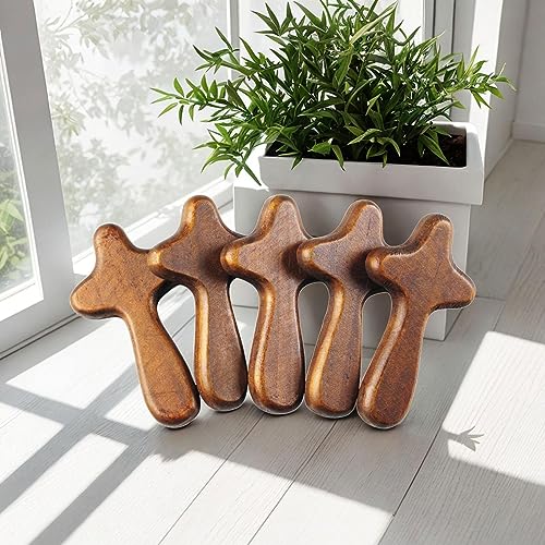 LOVIVER 5Pcs Pinewood Wood Cross Prayer Cross Caring Family Friend Small Religious Gift Clinging Palm Decoration Comfort Neighbor Wooden Holding Cross, B