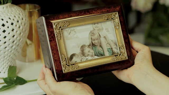 Cottage Garden Mom Madre Spanish Tu Amor Generoso Burlwood Jewelry Music Box Plays Amazing Grace