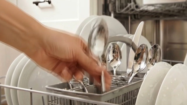 KINGSTONE 12-piece dinner spoon set with 8.2-inch stainless steel tablespoons, crafted from premium 18/10 stainless steel.