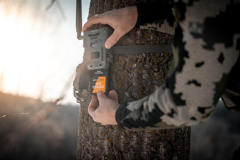 [Australia - AusPower] - SPYPOINT Rechargeable 7.4V Lithium Battery Pack for Trail Camera with 5.4 amp-Hours and AC Charging Cable | Cellular Trail Camera 