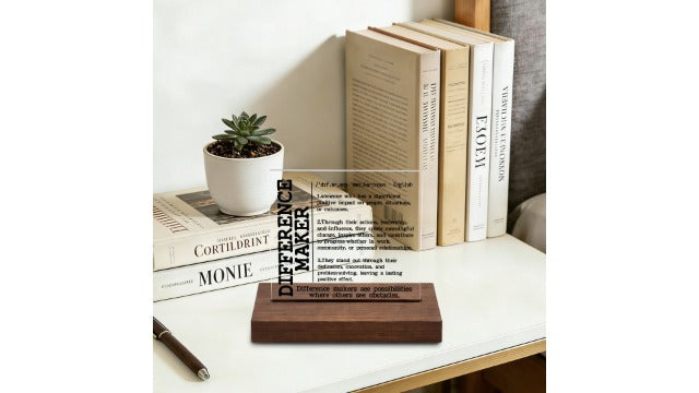 Proverbs 31 Woman Desk Decor Sign Christian Gift for Women Bible Verse Desk Display Inspirational Scripture Appreciation Gift for Mom Friend Coworker Faith Based Office Decor Y2T11 Proverbs 31 Woman