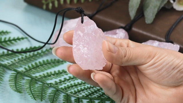 TUMBEELLUWA Natural Gemstone Necklace Raw Healing Crystal Jewelry Women Men