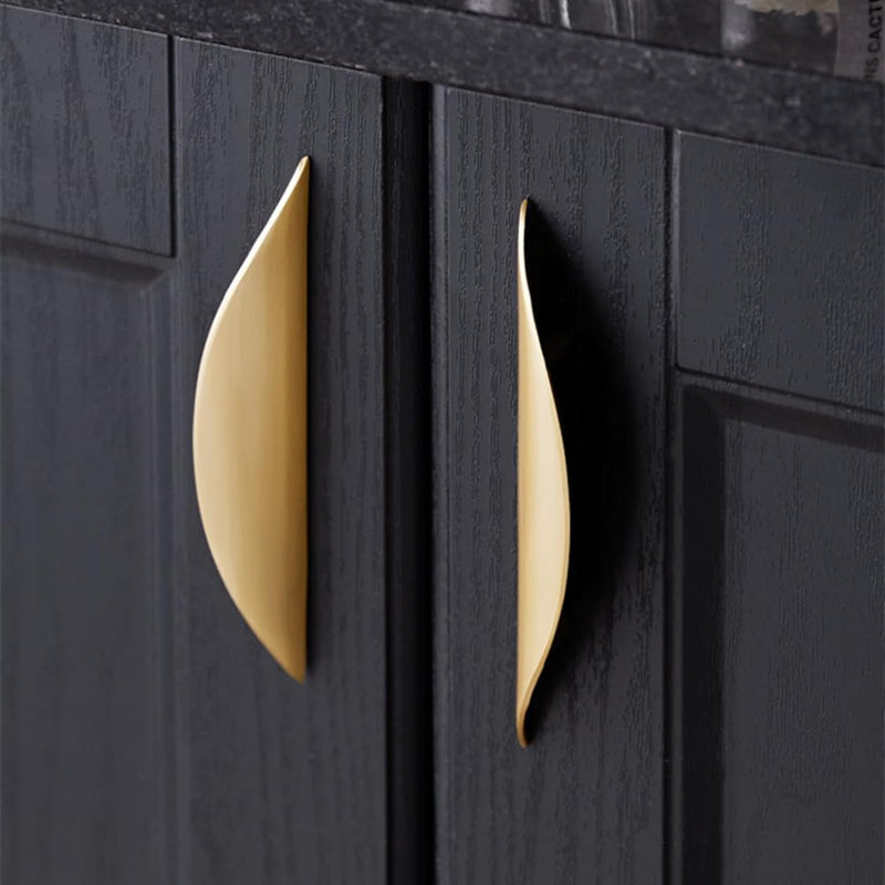 Primst 4 Pack Brushed Gold Cabinet Pulls, 3-3/4in Hole Centers Kitchen Cabinet Handles, Matte Gold Half Moon Cupboard Hardware for Kitchen Drawers, Dresser, Bathroom Vanity L-4PCS