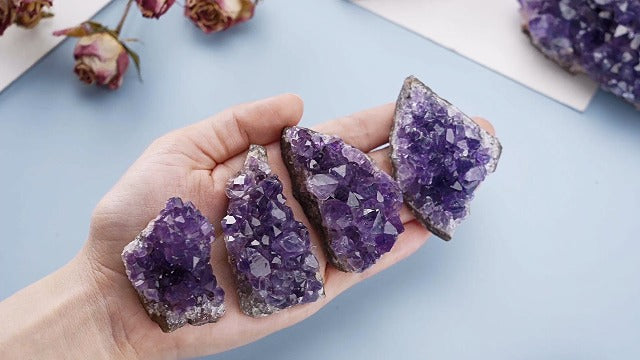 CrystalTears Amethyst Crystal Geode Cluster Raw Amethyst Rock Quartz Healing Crystals Druzy Geode Mineral Specimen Gemstone for Meditation Reiki Healing Home Decor 0.22-0.44 lb 0.2-0.4lb
