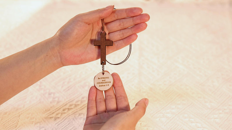 Cross for Car Mirror Hanging, Christian Gifts for Men, Bible Verse Car Decor Accessories, Rearview Hanging Cross Ornament Religious Gift (Be Strong and Courageous) Be Strong and Courageous