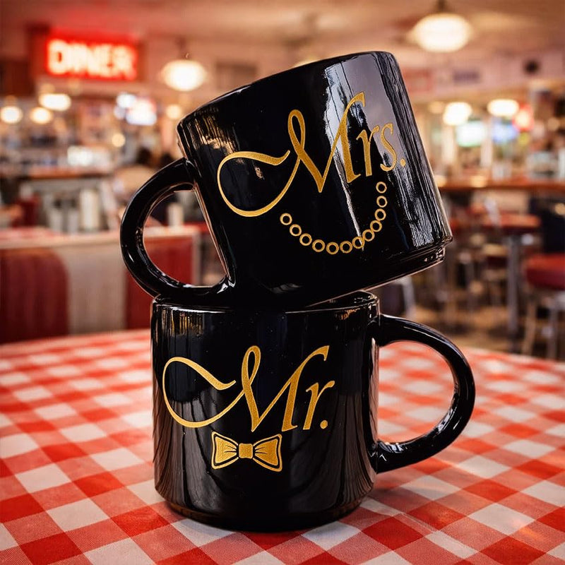 Mr and Mrs Mug Set, Mr Mrs Wedding Gift for Couples, 17 Oz Funny Couple Coffee Mug with Hidden Bottom Design, Newlywed Gift, Bride Groom Present, Anniversary Engagement Gift, His and Hers Mug Mr Mrs Mug