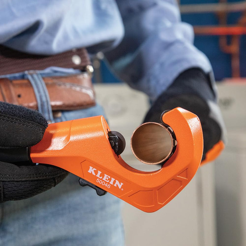 [Australia - AusPower] - Klein Tools 50046 Constant Swing Tubing Cutter for Copper and Aluminum, 1/8 to 1 3/8-Inch O.D. with Deburring Tool and Replacement Blade 