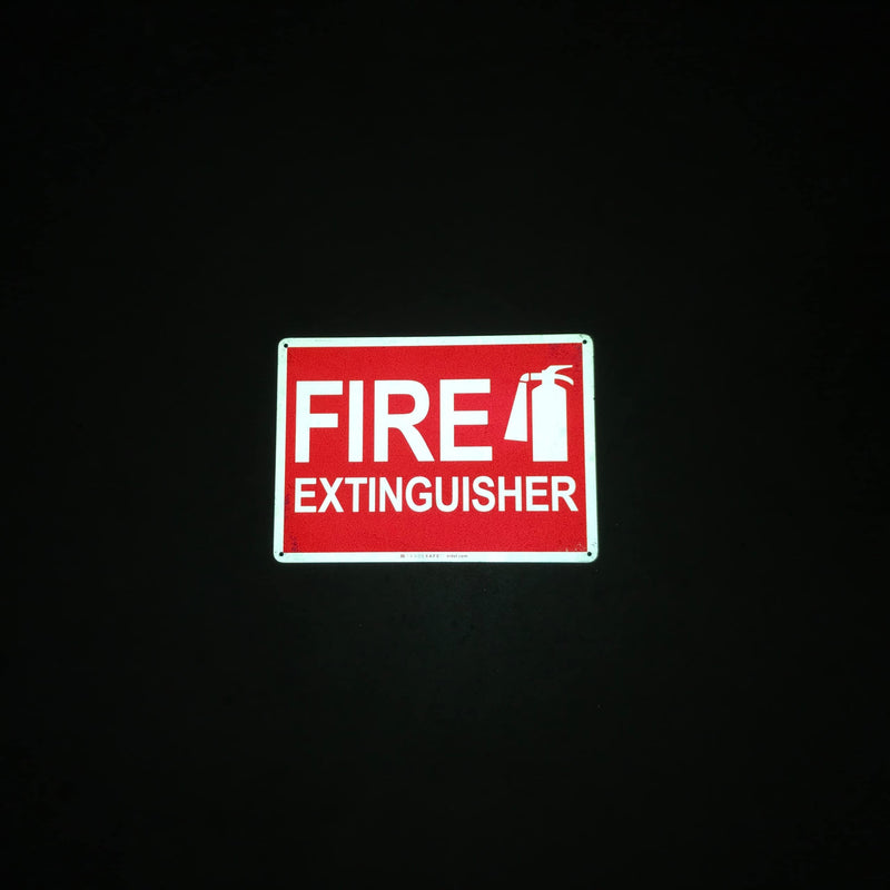 TRADESAFE Fire Extinguisher Sign - Fire Sign with Fire Extinguisher Logo, Quick Install Aluminum Safety Sign, Light Reflective, UV-Resistant, Waterproof, 14” X 10” Fire Safety Signs For Business Fire Extinguisher 14x10in