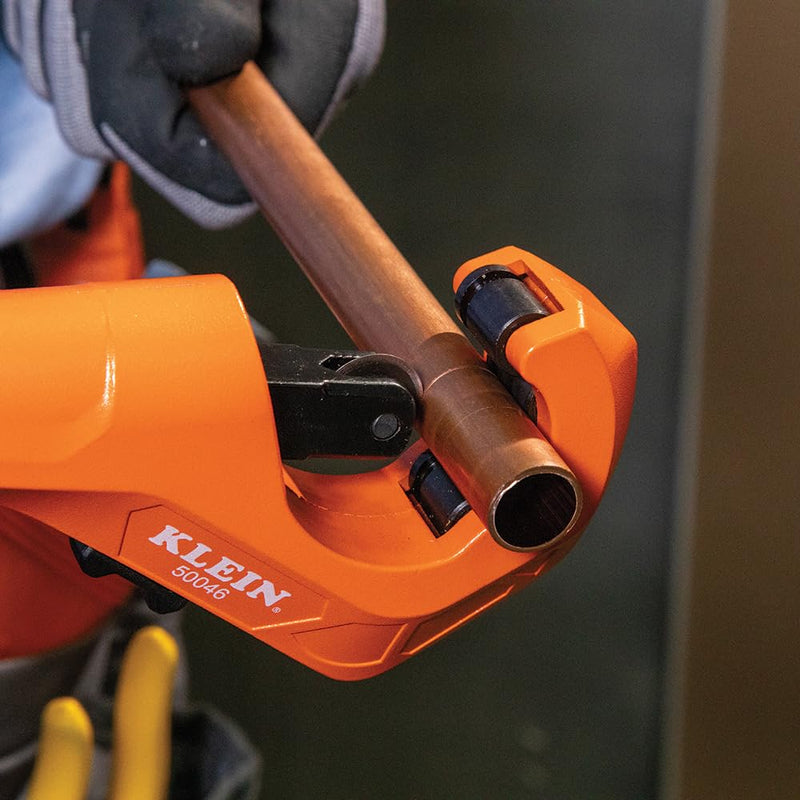 [Australia - AusPower] - Klein Tools 50046 Constant Swing Tubing Cutter for Copper and Aluminum, 1/8 to 1 3/8-Inch O.D. with Deburring Tool and Replacement Blade 