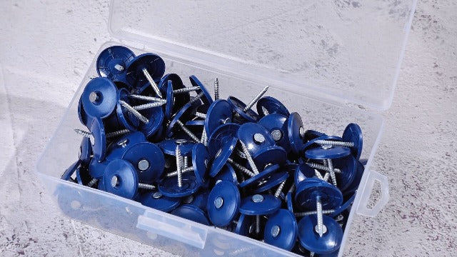 Junkin 200-pack blue plastic cap roofing nails, 1-inch round heads in packaging