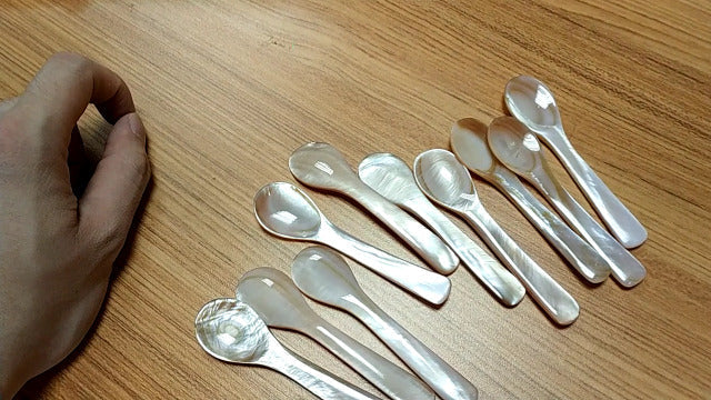 DUEBEL Set of 6 Pink Mother of Pearl 4.5 inch / 11cm MOP Caviar Spoons W Round Handle for Caviar Serving or Egg Serving