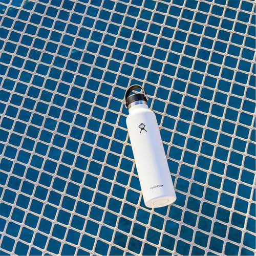 HYDRO FLASK - Water Bottle 621 ml (21 oz) - Vacuum Insulated Stainless Steel Water Bottle with Flex Straw Cap - BPA-Free - Standard Mouth - White 21 Ounces